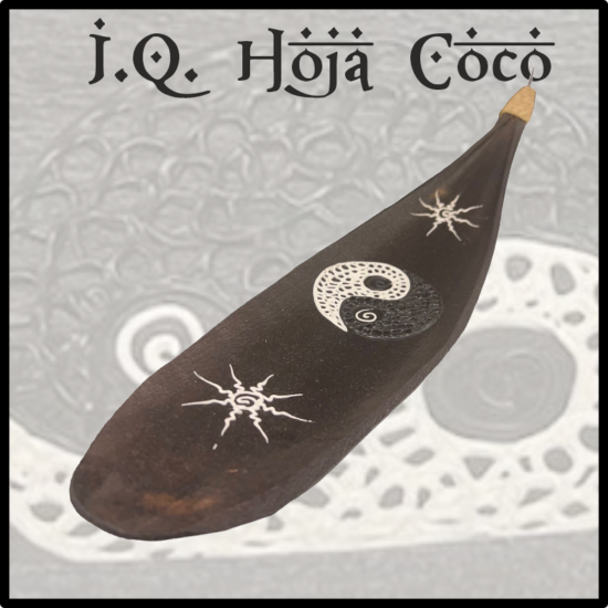 Incensario natural de hoja de Coco, pintado a mano. Ideal para trabajar inciensos en formato varillas. Grande, práctico y decorativo. ARTESANIA INDIA.